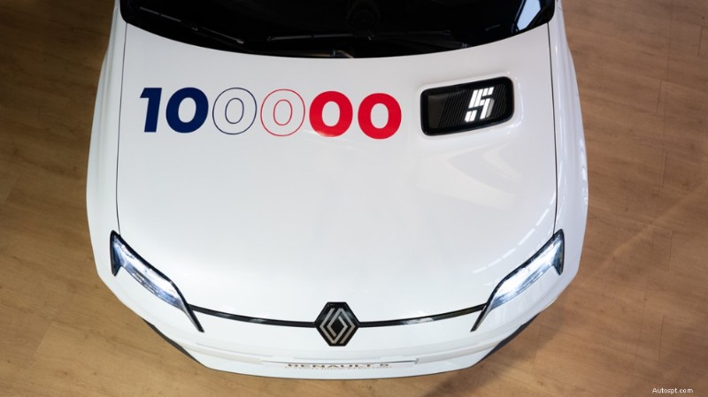 Renault når 100 000 5E-Tech elbilar i Douai, vilket lyfter fram fransk tillverkningsexcellens 
