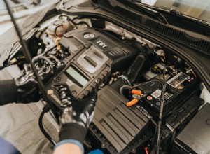 Vem kommer att köpa ditt gamla bilbatteri? En komplett guide till kontanter och återvinning 