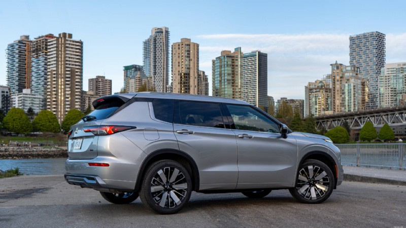 2026 Mitsubishi Outlander Review:Plysch, praktisk trerads SUV för stadsfamiljer 