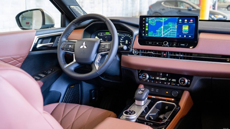 2026 Mitsubishi Outlander Review:Plysch, praktisk trerads SUV för stadsfamiljer 