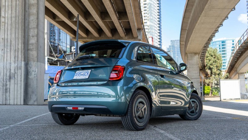 2026 Nissan LEAF vs Fiat 500e:Expert EV Jämförelse och recension 