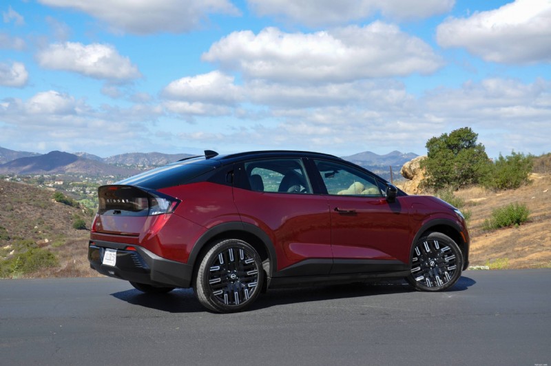 2026 Nissan LEAF vs Fiat 500e:Expert EV Jämförelse och recension 