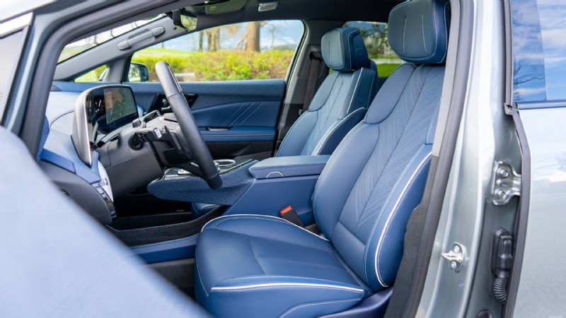2026 Cadillac Optiq Review:En lyxig kompakt elbil som levererar stil, komfort och banbrytande teknologi 