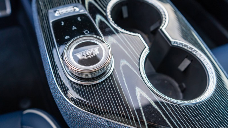 2026 Cadillac Optiq Review:En lyxig kompakt elbil som levererar stil, komfort och banbrytande teknologi 