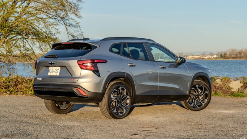 2026 Chevrolet Trax vs Nissan Kicks:En opartisk, djupgående jämförelse av två kompakta stadsjeepar 