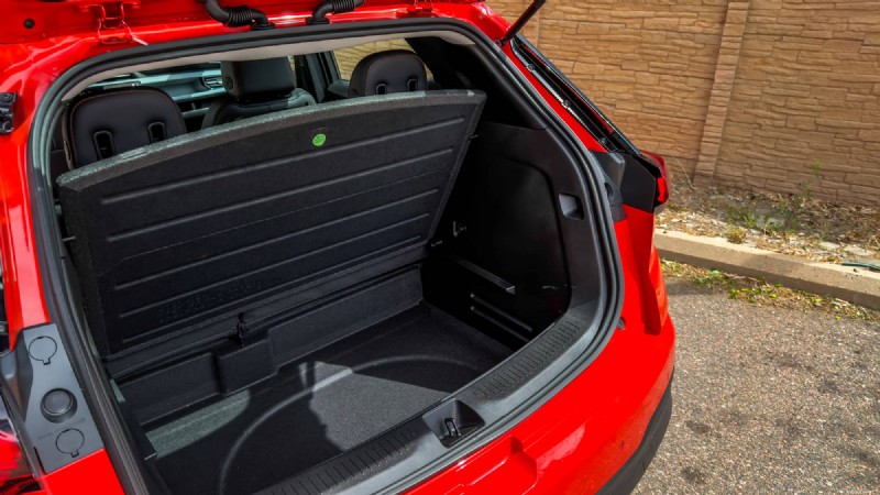 Recension av 2027 Chevrolet Bolt:Varför den senaste modellen möter uppsägningsrykten 