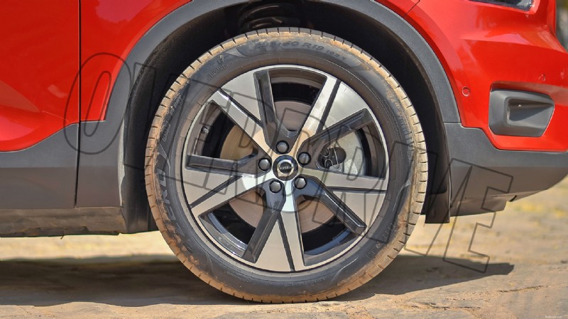 2022 Volvo XC40 Recharge Standard – Exteriöröversikt 
