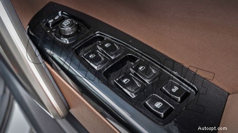 Mahindra Scorpio‑N 2022 Z8L Bensin MT:6-växlad, 6-sitsig interiör – fullständiga specifikationer och höjdpunkter 