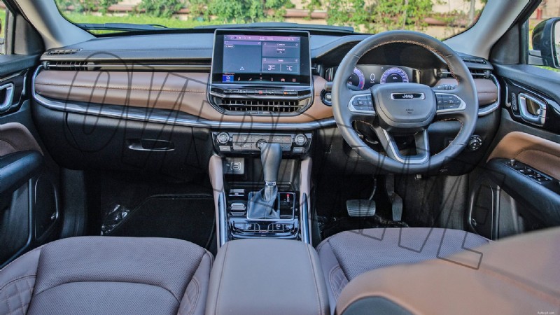 Inuti 2022 Jeep Meridian Limited:Lyxfunktioner och komfort 