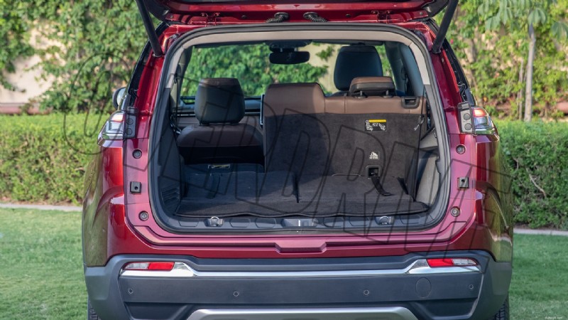 Inuti 2022 Jeep Meridian Limited:Lyxfunktioner och komfort 
