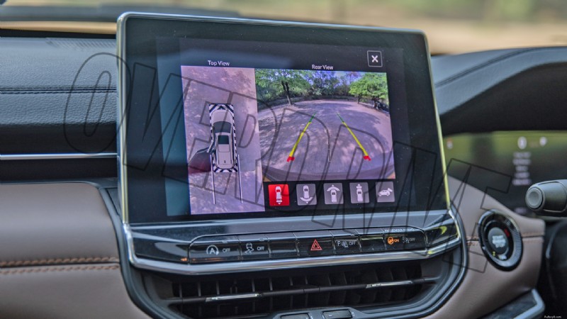 Inuti 2022 Jeep Meridian Limited:Lyxfunktioner och komfort 