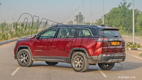 Utforska Jeep Meridian 2022 Limited Exterior – Premium Design &Robust Performance 