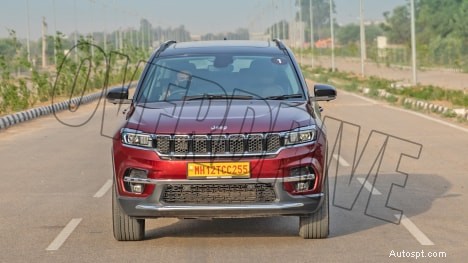 Utforska Jeep Meridian 2022 Limited Exterior – Premium Design &Robust Performance 