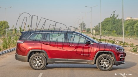 Utforska Jeep Meridian 2022 Limited Exterior – Premium Design &Robust Performance 