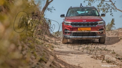 Utforska Jeep Meridian 2022 Limited Exterior – Premium Design &Robust Performance 