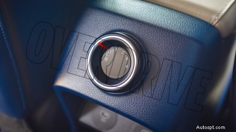 2022 Kia Carens Luxury Plus – 7-sitsig, 1,5 liters motor, 6-växlad automatisk interiör 