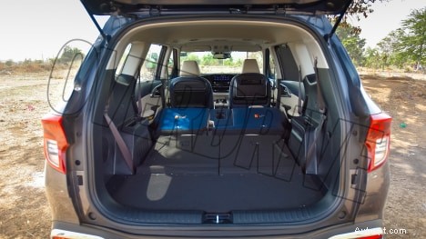 2022 Kia Carens Luxury Plus – 7-sitsig, 1,5 liters motor, 6-växlad automatisk interiör 