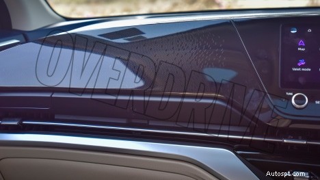 2022 Kia Carens Luxury Plus – 7-sitsig, 1,5 liters motor, 6-växlad automatisk interiör 
