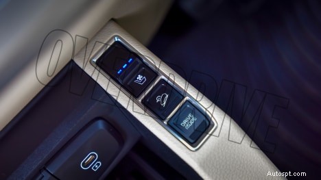 2022 Kia Carens Luxury Plus – 7-sitsig, 1,5 liters motor, 6-växlad automatisk interiör 