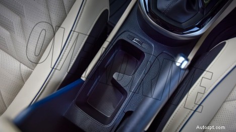 2022 Kia Carens Luxury Plus – 7-sitsig, 1,5 liters motor, 6-växlad automatisk interiör 