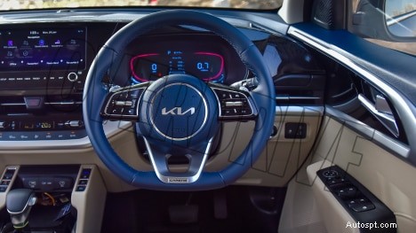 2022 Kia Carens Luxury Plus – 7-sitsig, 1,5 liters motor, 6-växlad automatisk interiör 