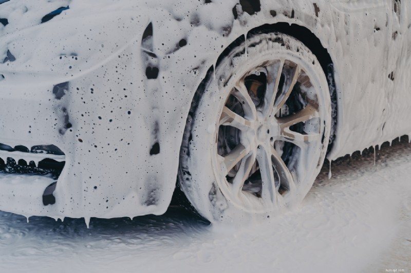 Snow Foam vs. bilschampo:nyckelskillnader och hur man väljer rätt 