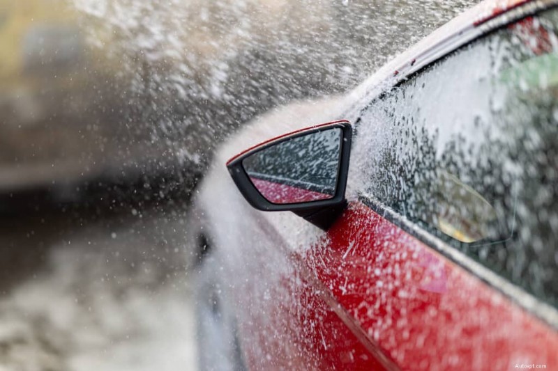 Snow Foam Explained:Rengör din bil säkert med Science 