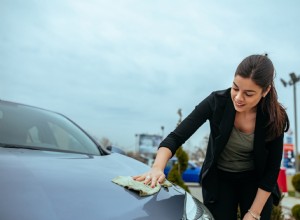 Expertguide:Hur man rengör bilmärken och emblem för en ren finish 
