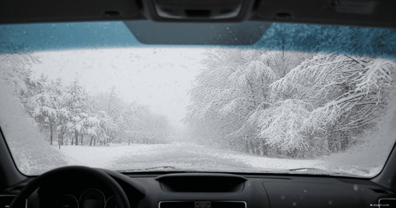 Vintersäkra ditt Idaho-fordon:En komplett guide till säker körning i kallt väder 