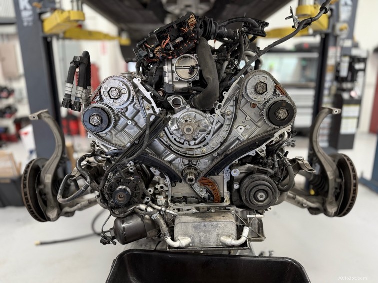Smart Fix vs Good Fix:Att välja rätt reparation för Porsche Timing Cover-läckor 