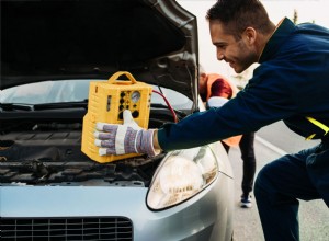 Mobilmekanik kontra traditionella bilaffärer:Snabbare, transparenta reparationer vid din dörr 