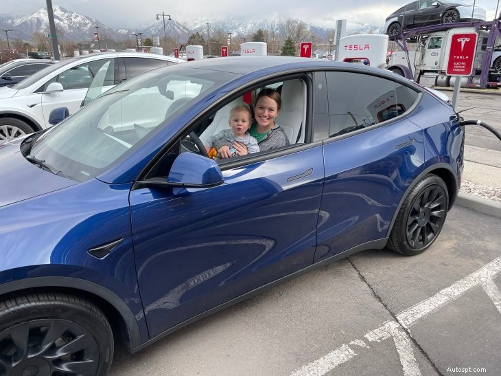 Kan du ta långa vägresor i ett helt elektriskt fordon? Experttips och planeringsstrategier 