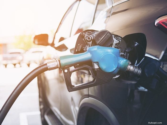 Vad händer när du av misstag lägger till diesel i en bensinbil? 
