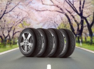 Riskerna med att lämna vinterdäck på din bil efter våren 