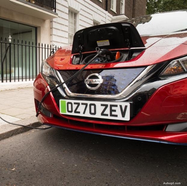 Allt om Nissan Green-nummerskyltar:behörighet, funktioner och hur man skaffar en 