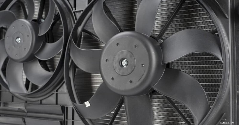 5 nyckeltecken på att din bil AC-kondensatorfläkt går sönder och ersättningskostnad 