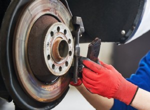 9 Bromsmisstag som kan skada ditt fordon 
