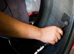 Hur länge kan du köra på ett igensatt däck? En snabbguide till däckpluggens livslängd 