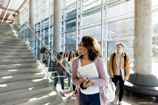Omfattande guide till högskoleförsäkring för studenter och föräldrar 