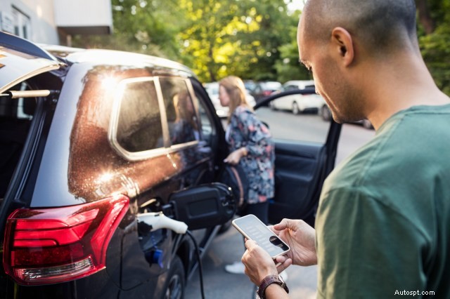 Millennials 31 % mer sannolikt att välja elfordon till sin nästa bil 