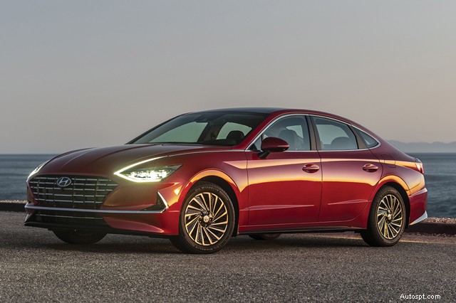 Testkörningsrecension:Toyota Avalon Hybrid – Luxury Meets Eco-Efficiency 