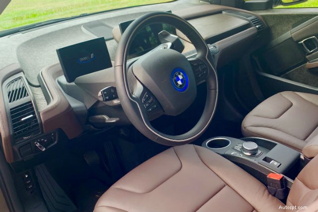 BMW i3s recension:Elektrifierande prestanda och lyx på vägen 