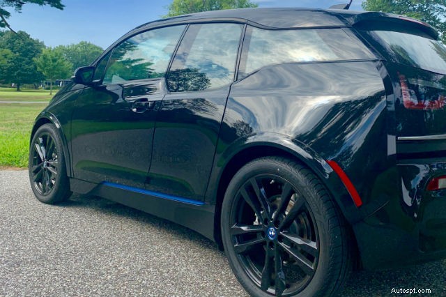 BMW i3s recension:Elektrifierande prestanda och lyx på vägen 
