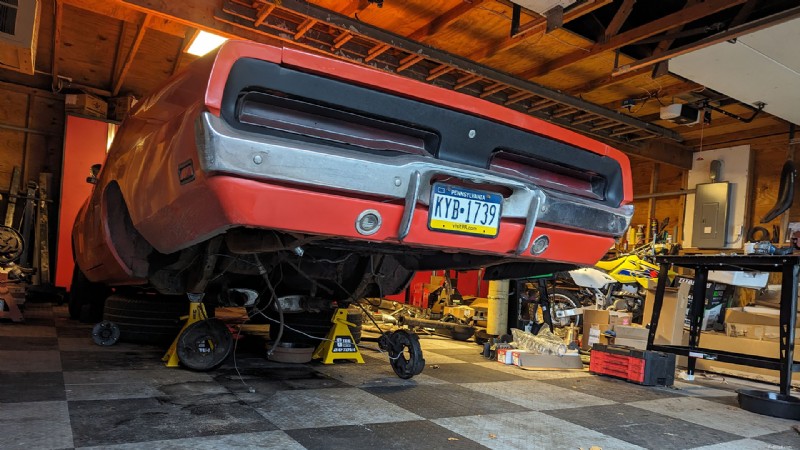 Förvandla en 1969 Dodge Charger:Framgångsrik Heidts 4-länks uppgradering av bakfjädring 