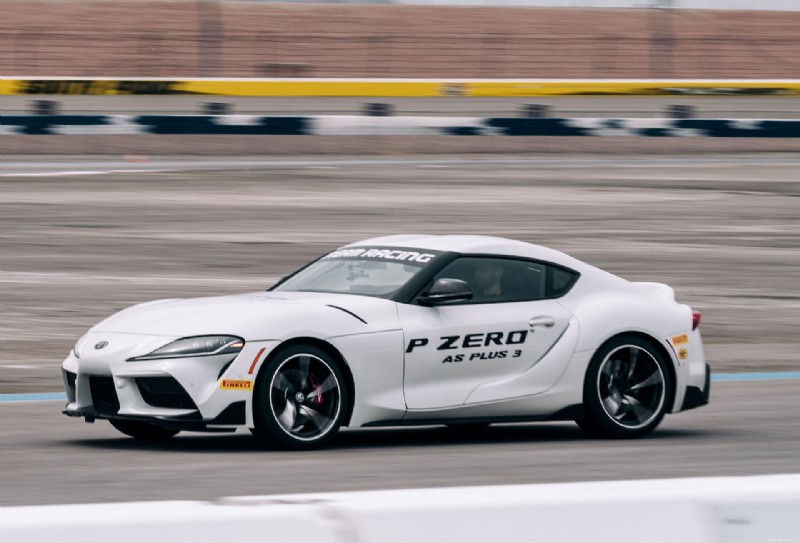Pirelli P Zero AS Plus 3 recension:Helårsdäcket som levererar prestanda och tillförlitlighet 