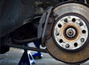 Hur länge håller bilbromsarna? Expertguide till livslängd och underhåll 