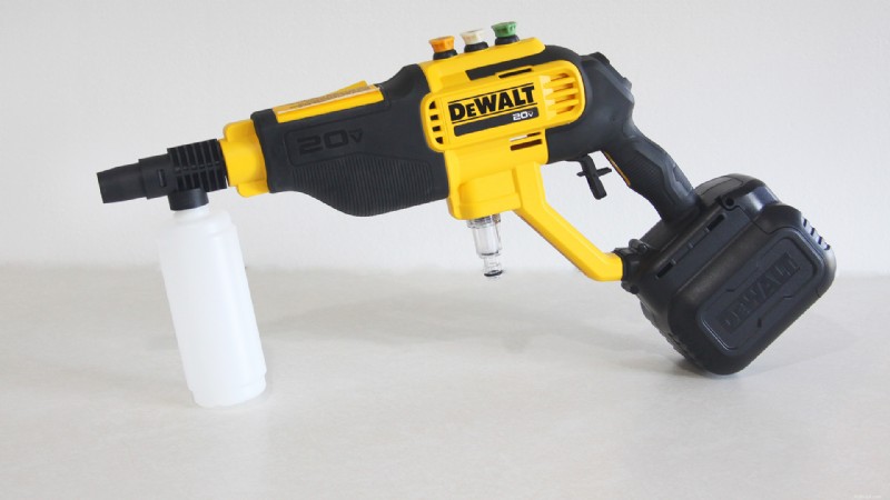 DeWalt 20V MAX Cordless Power Cleaner Review:550 PSI för fläckfri rengöring 