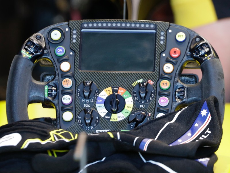 Den kompletta guiden till F1-rattar:Alla knappar, paddlar och rattar förklaras 