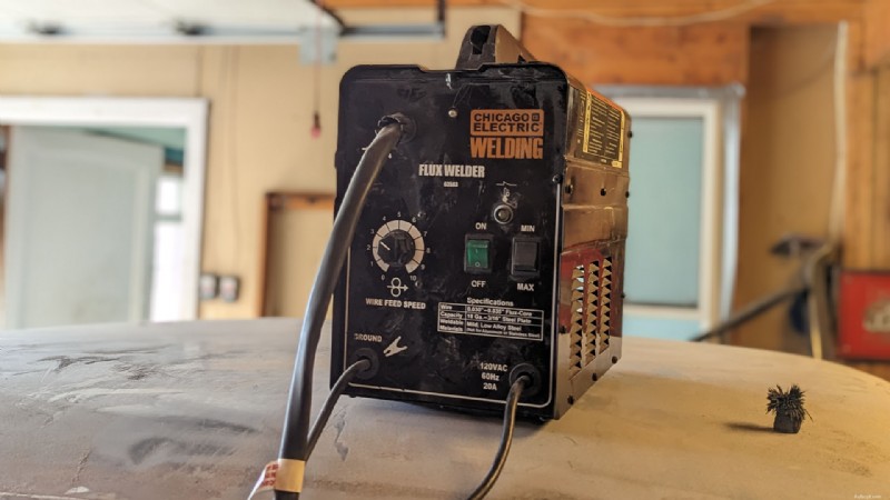 Harbor Freight Chicago Electric Flux-Core Welder:En smart investering för DIY-svetsare 