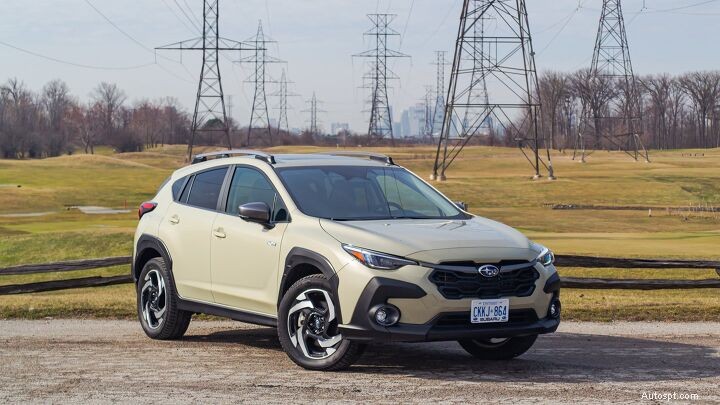 Subaru Crosstrek Hybrid vs Toyota Corolla Cross Hybrid:expertgranskning och jämförelse sida vid sida 